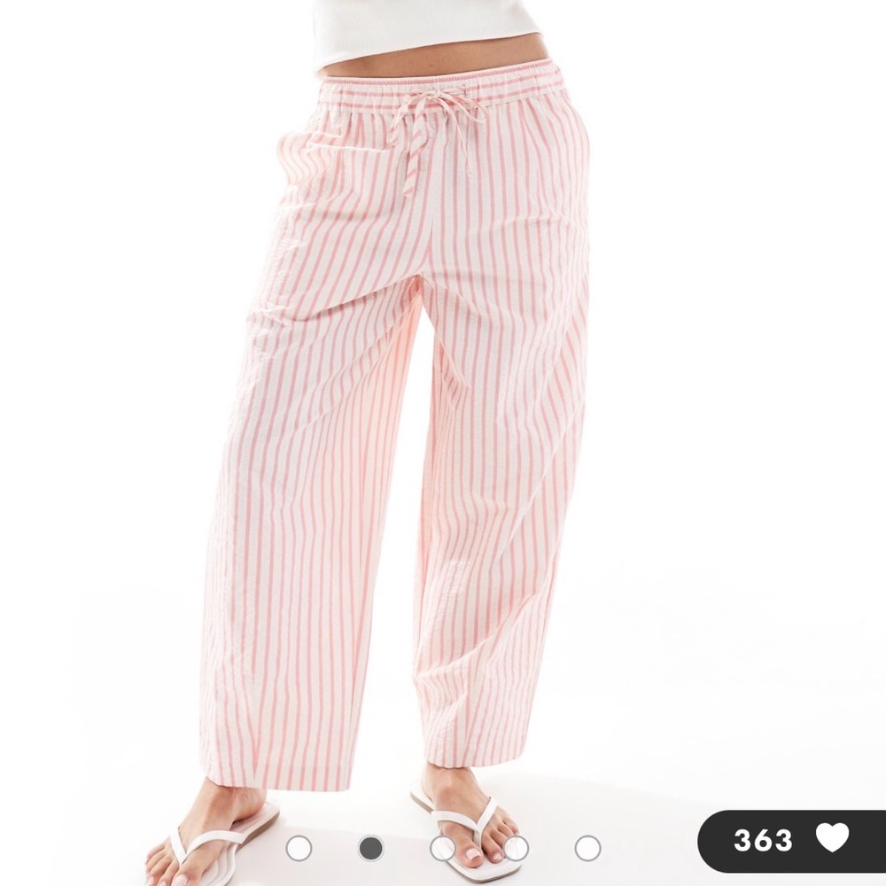 ASOS DESIGN Petite Seersucker Pull-on Barrel Leg Pants in Pink Stripe